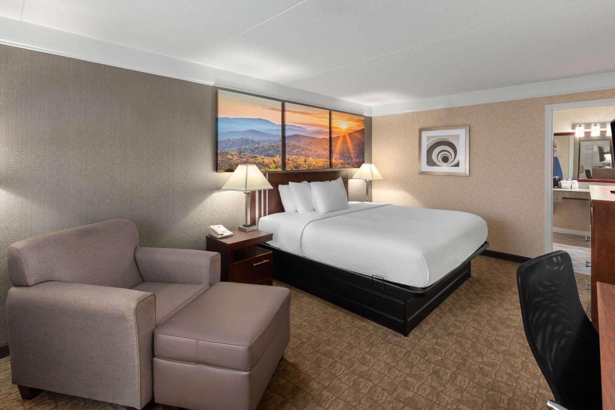 Days Inn By Wyndham Columbia Kentucky Dış mekan fotoğraf