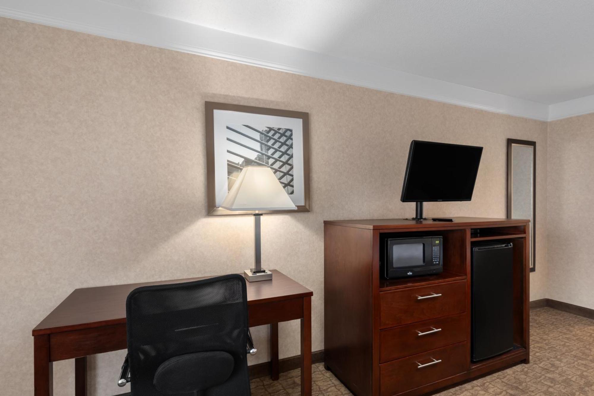 Days Inn By Wyndham Columbia Kentucky Dış mekan fotoğraf