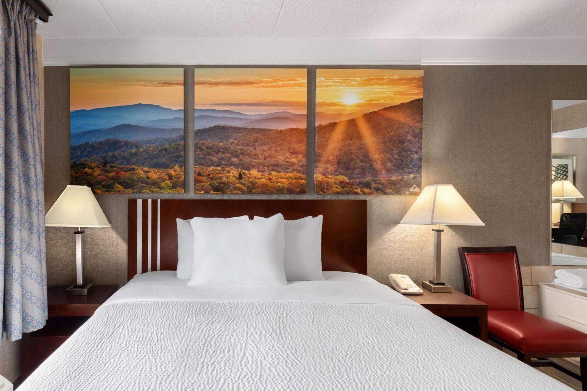 Days Inn By Wyndham Columbia Kentucky Dış mekan fotoğraf