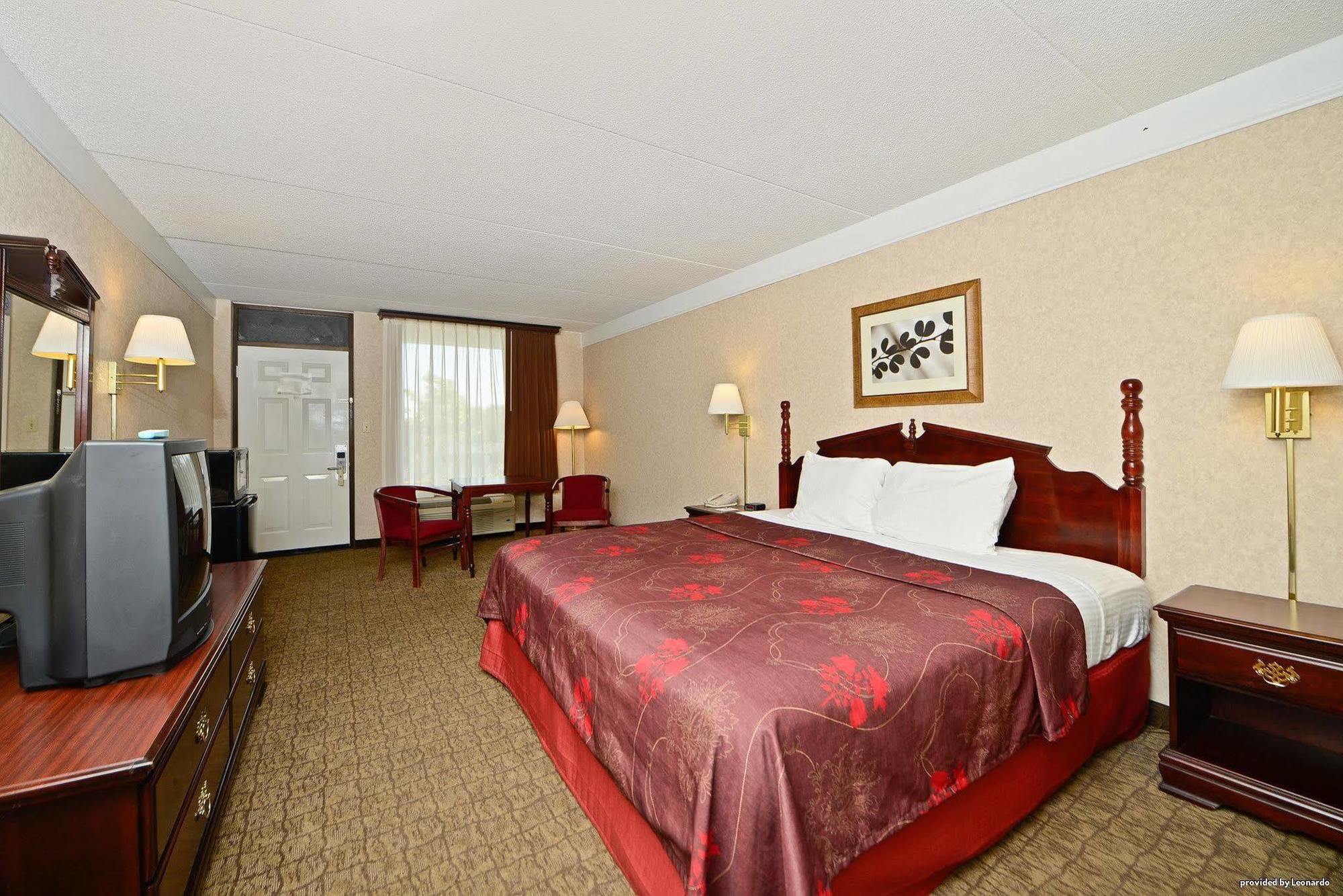 Days Inn By Wyndham Columbia Kentucky Dış mekan fotoğraf